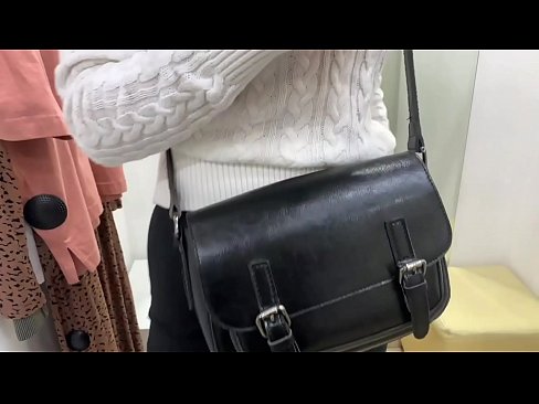 ❤️ Masturbazione publica di a ghjovana cagna FeralBerry cù un dildo in a sala di prove Sessu à porn co.sexvideosex.top