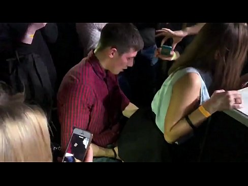 ❤️ Sessu reale in una discoteca russa. Una ragazza russa di 18 anni in l'anu è a vagina scopata in una discoteca Sessu à porn co.sexvideosex.top